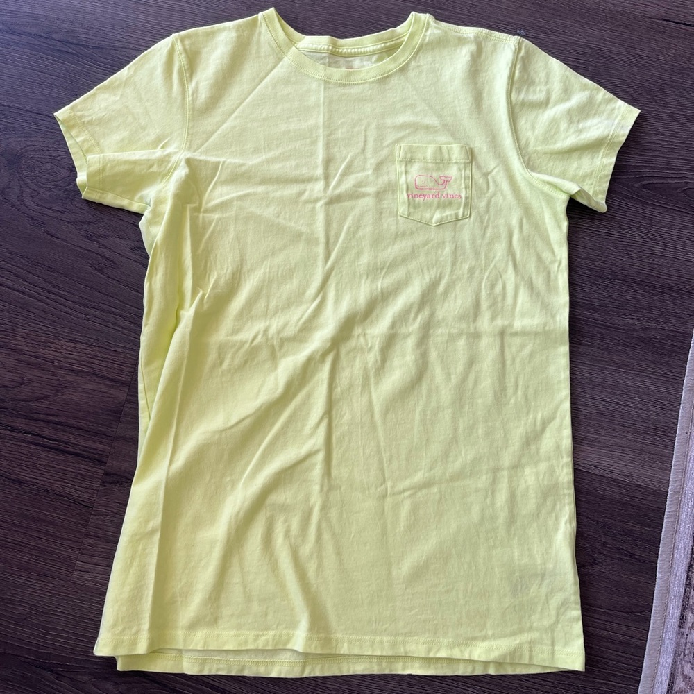 Girls Vineyard Vines neon yellow tee size XL